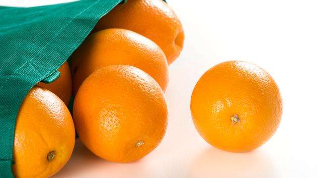 Airline Passengers Eat 66 Pounds of Oranges to Avoid Fee