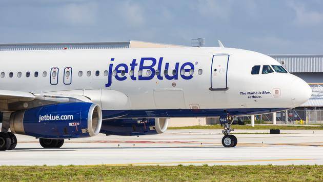 JetBlue Bans Rapper for Refusing to Wear Face Mask