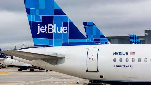 JetBlue Finally Pulls Trigger on Middle Seat Decision