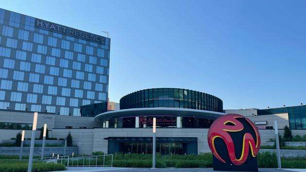 Newest Resorts World Hotel Debuts at NYC's JFK Airport